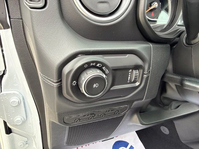 New 2027 White Jeep Sahara image 15