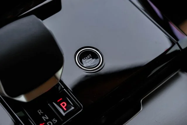 New 2026  Land Rover SE image 26