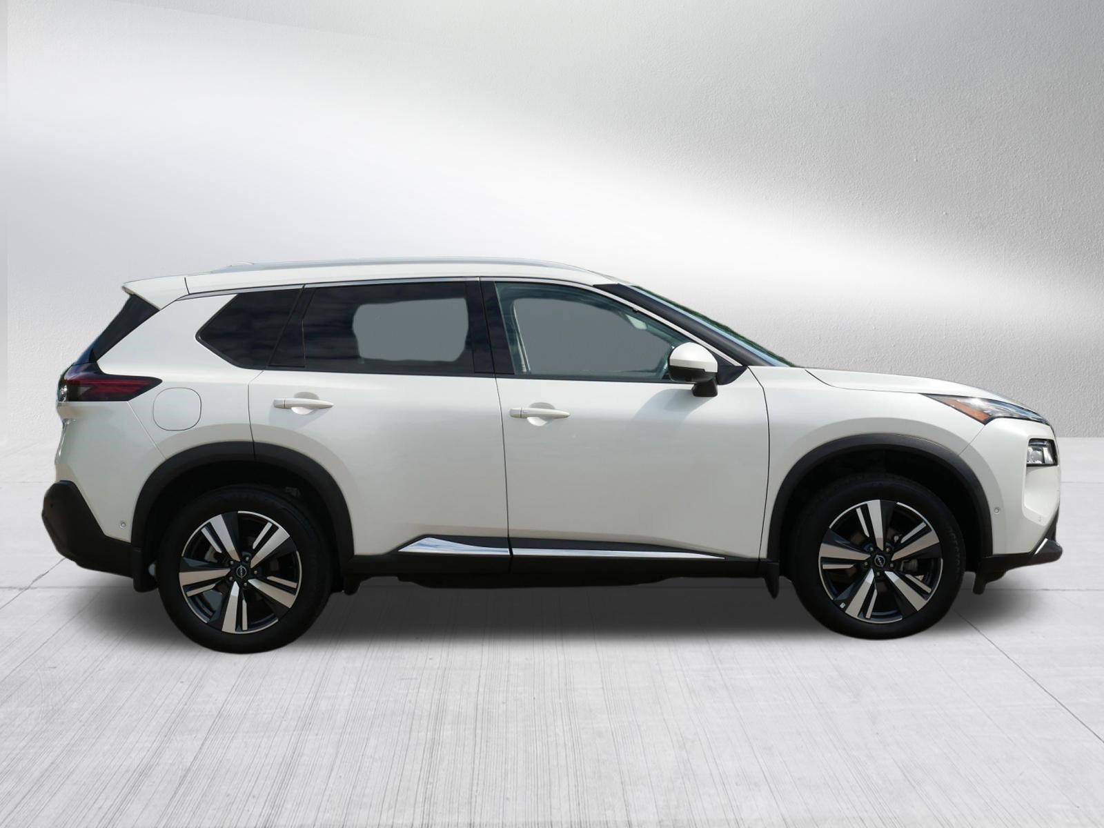 Certified Used 2023 Pearl White Tricoat Nissan SL image 8