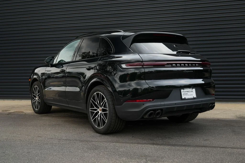 Certified Used 2025  Porsche Base image 3
