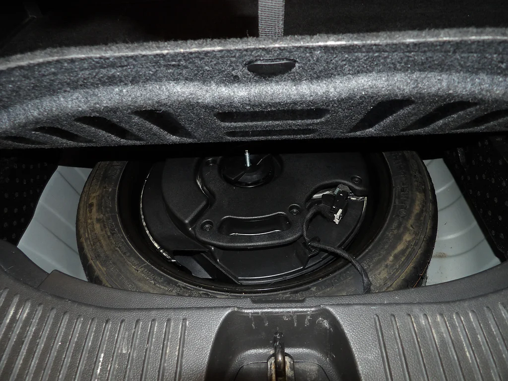 Used 2019 Quicksilver Metallic Buick Preferred image 19