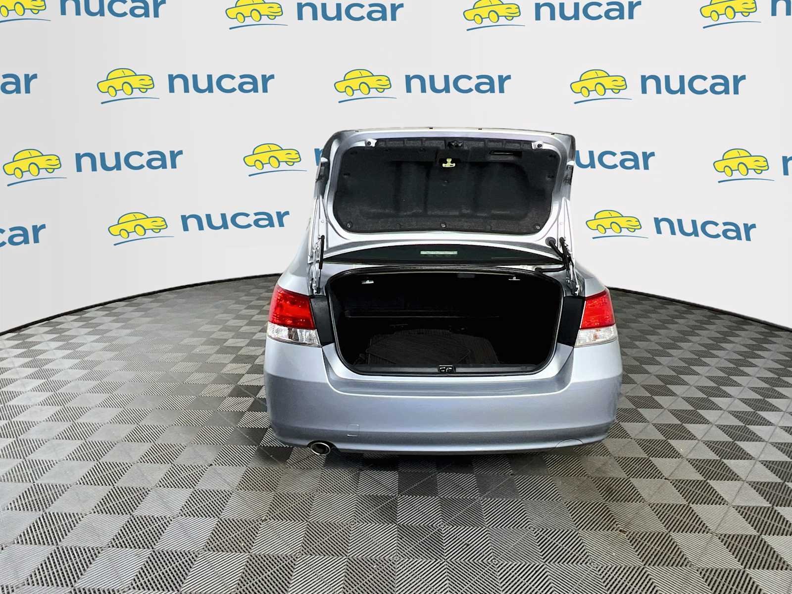 Used 2014 Ice Silver Metallic Subaru 2.5i Premium image 25