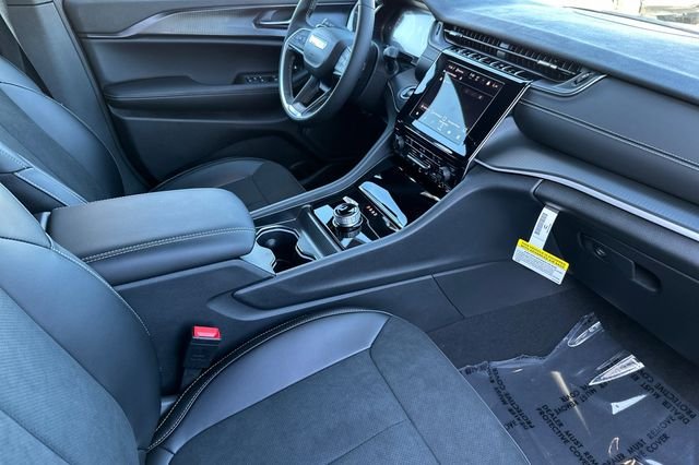 2025 Jeep Grand Cherokee Altitude - Photo 17