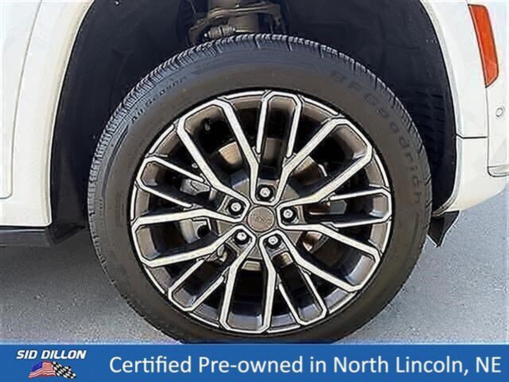 Used 2022 Bright White Clear Coat Jeep Summit Reserve image 10