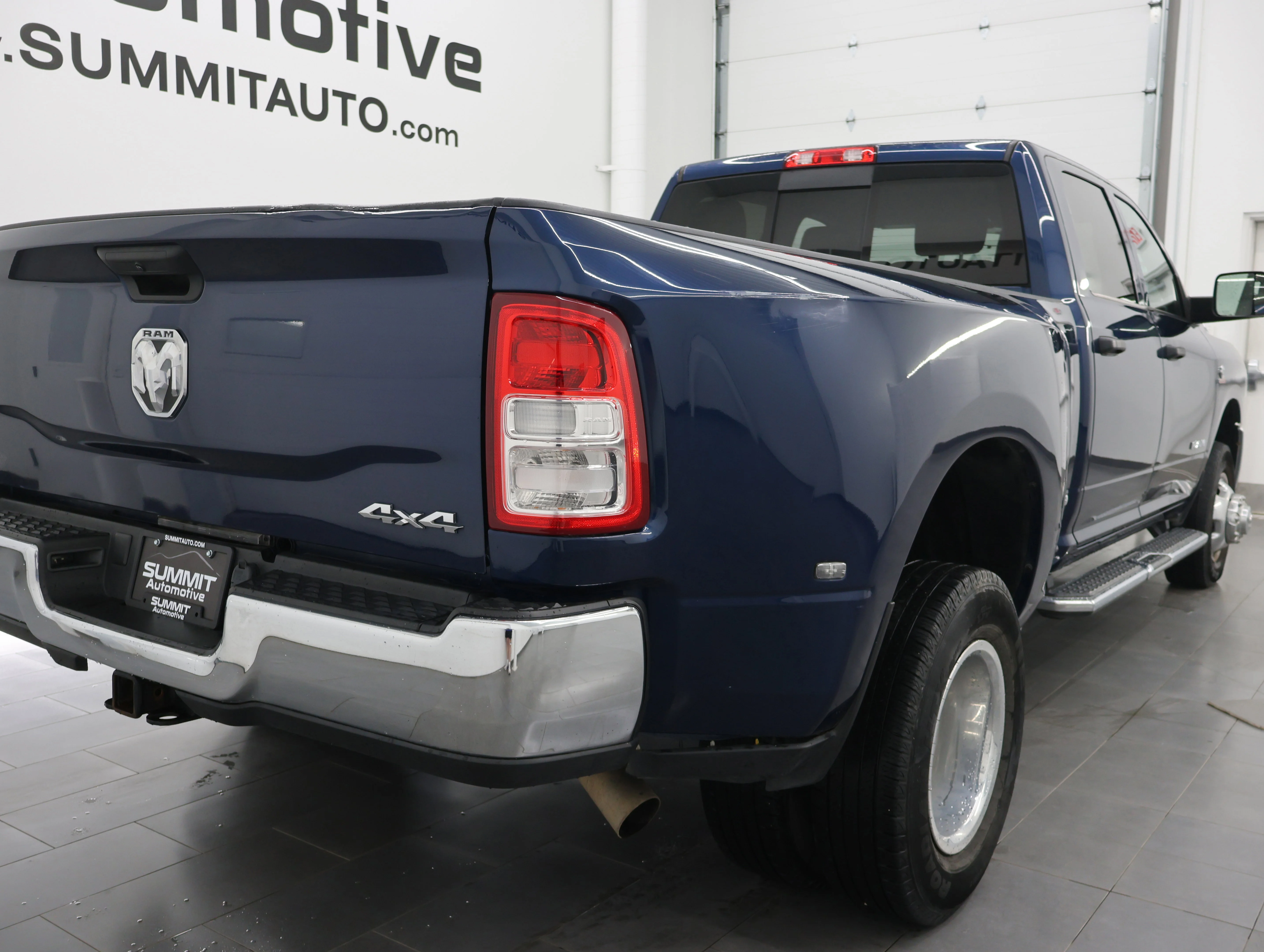 Used 2022 Patriot Blue Pearlcoat Ram Tradesman image 4