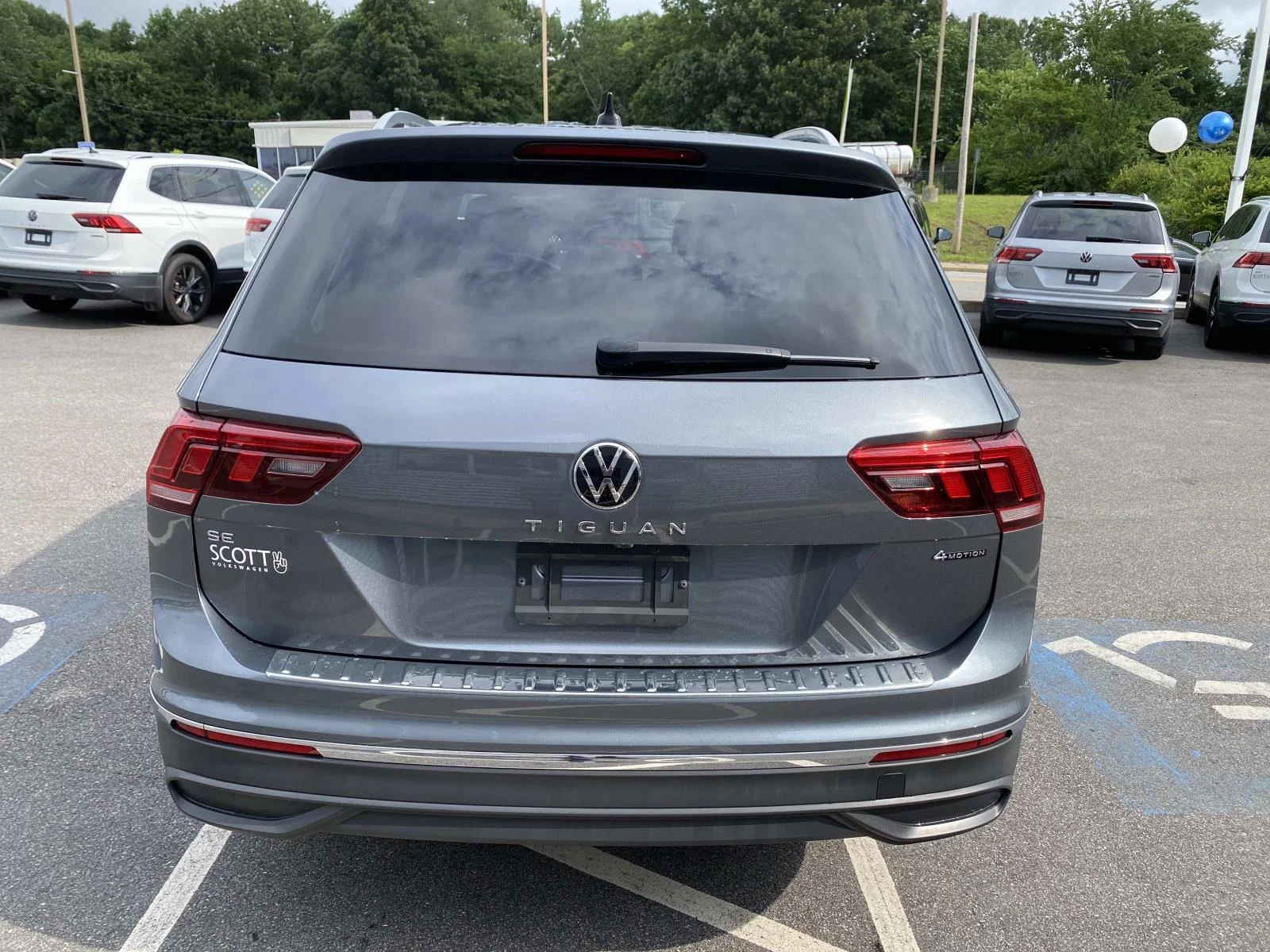 Certified Used 2024 Platinum Gray Metallic Volkswagen 2.0T SE 4MOTION image 4