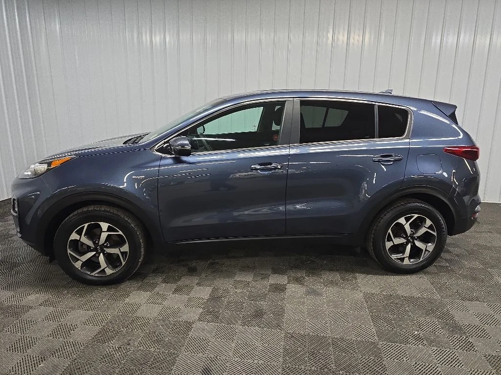 Used 2020 Pacific Blue Kia LX image 5