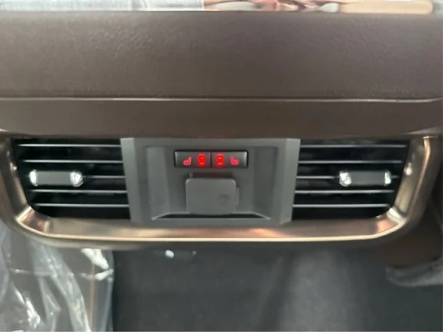 New 2026 Star White Metallic Tri-Coat Ford King Ranch® image 59