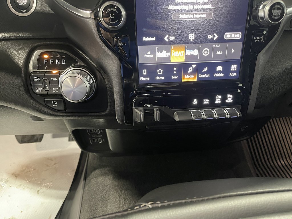 2024 RAM Ram 1500 Pickup Laramie - Photo 26