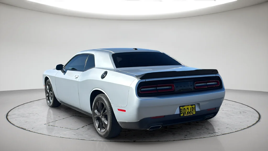 Used 2020 Silver Dodge SXT image 22