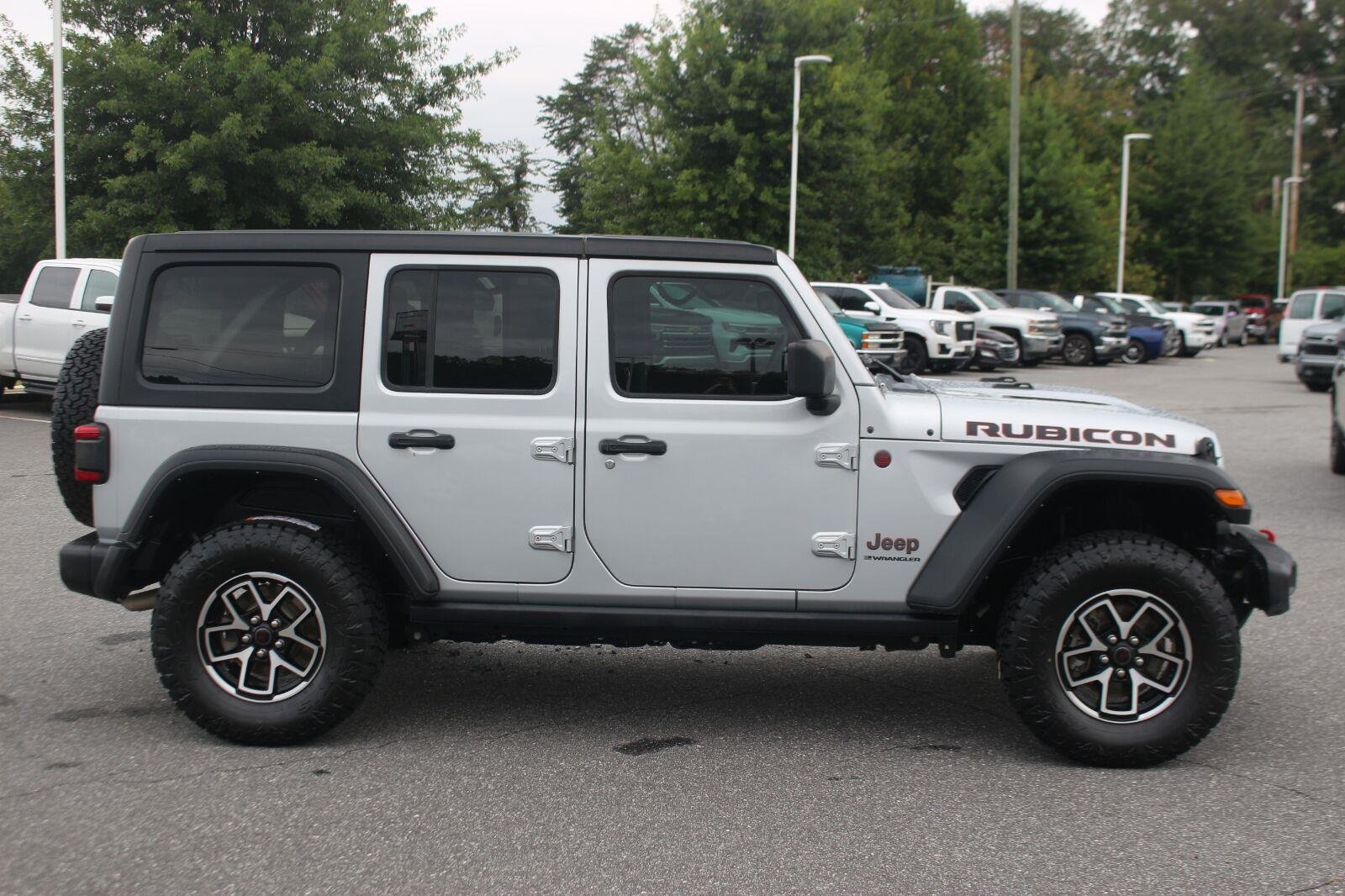 Used 2024 White Jeep Rubicon image 8