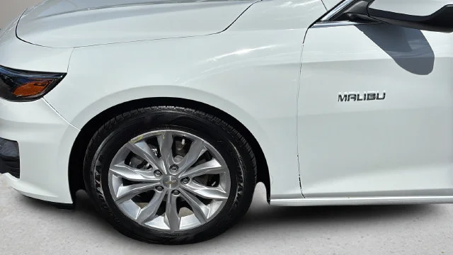Used 2019 SUMMIT WHITE Chevrolet LT image 32