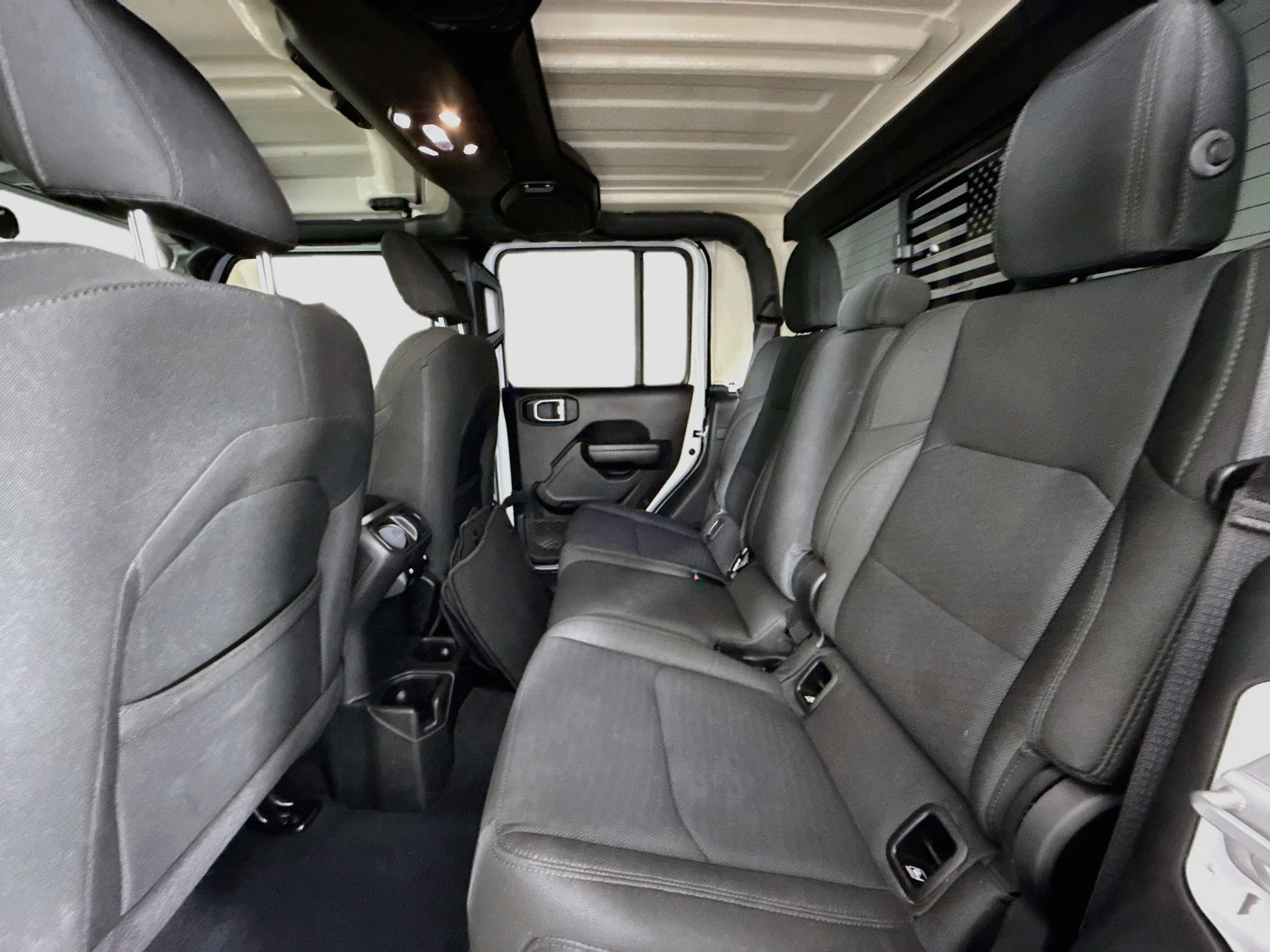 Used 2022  Jeep Sport S image 24