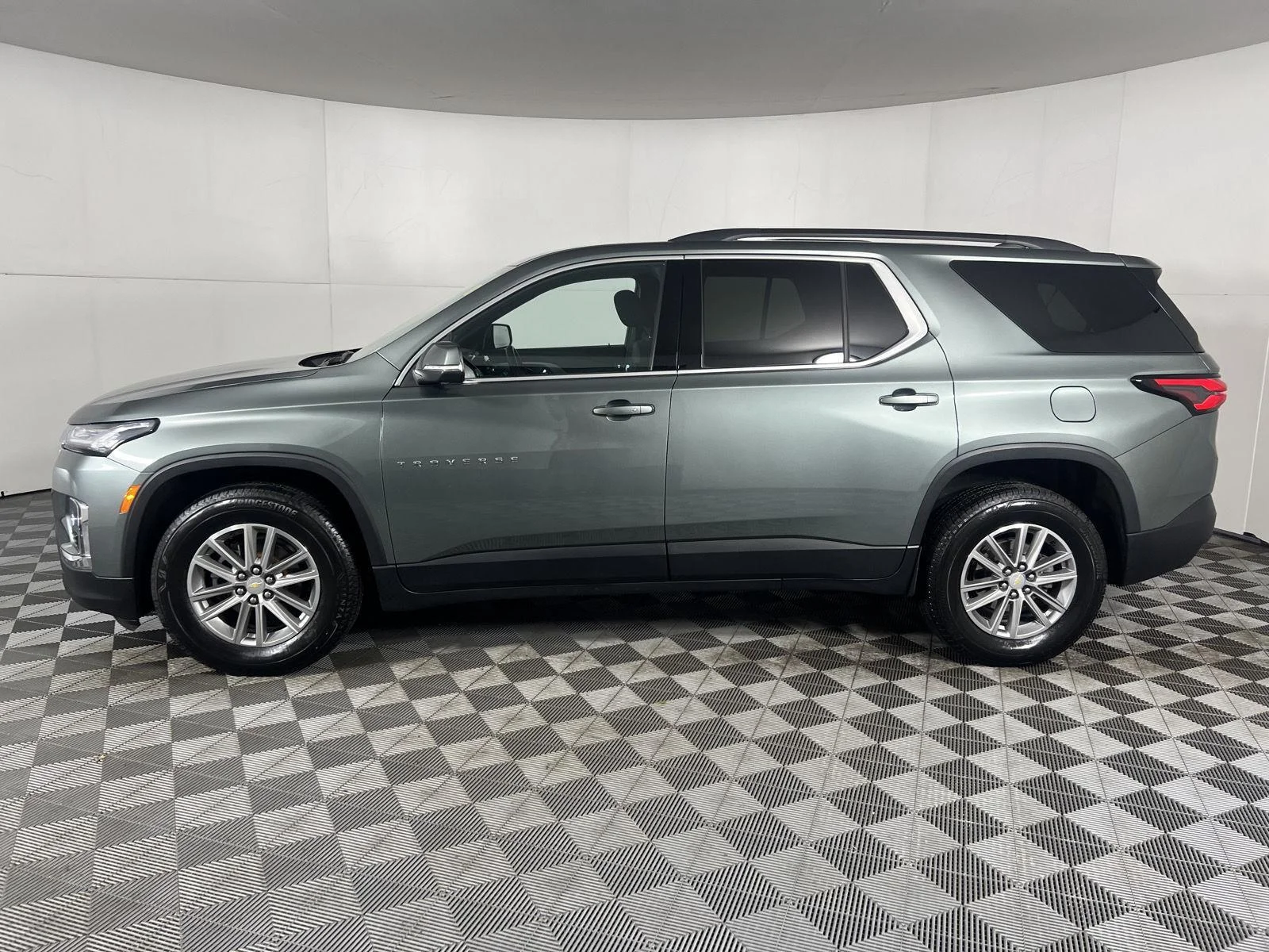 Used 2023 Silver Sage Metallic Chevrolet LT Cloth image 15