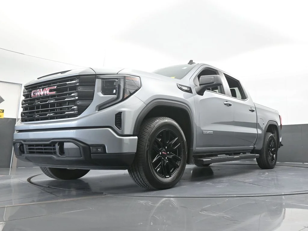 Used 2025 Sterling Metallic GMC Elevation image 51