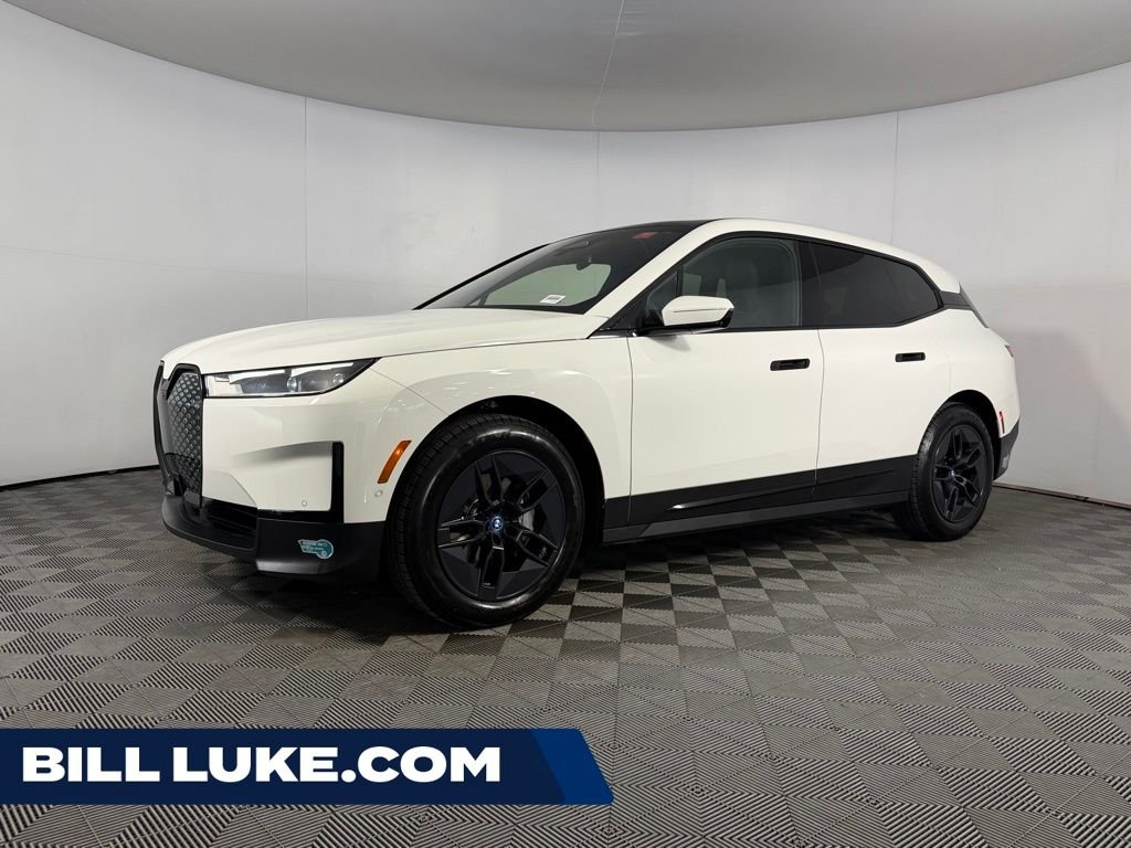 2024 BMW iX xDrive50's photo