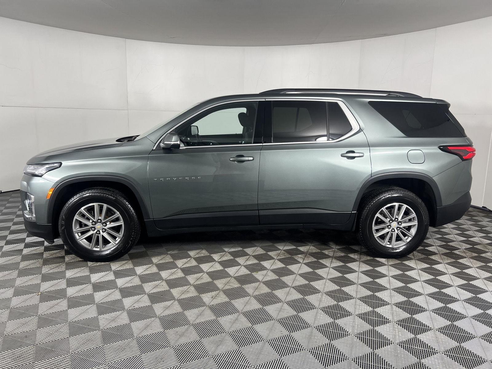 Used 2023 Silver Sage Chevrolet LT image 15
