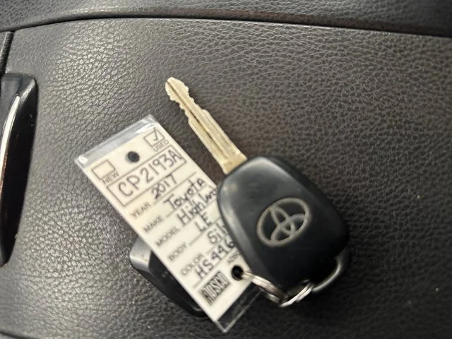 Used 2017 Silver Toyota LE image 30