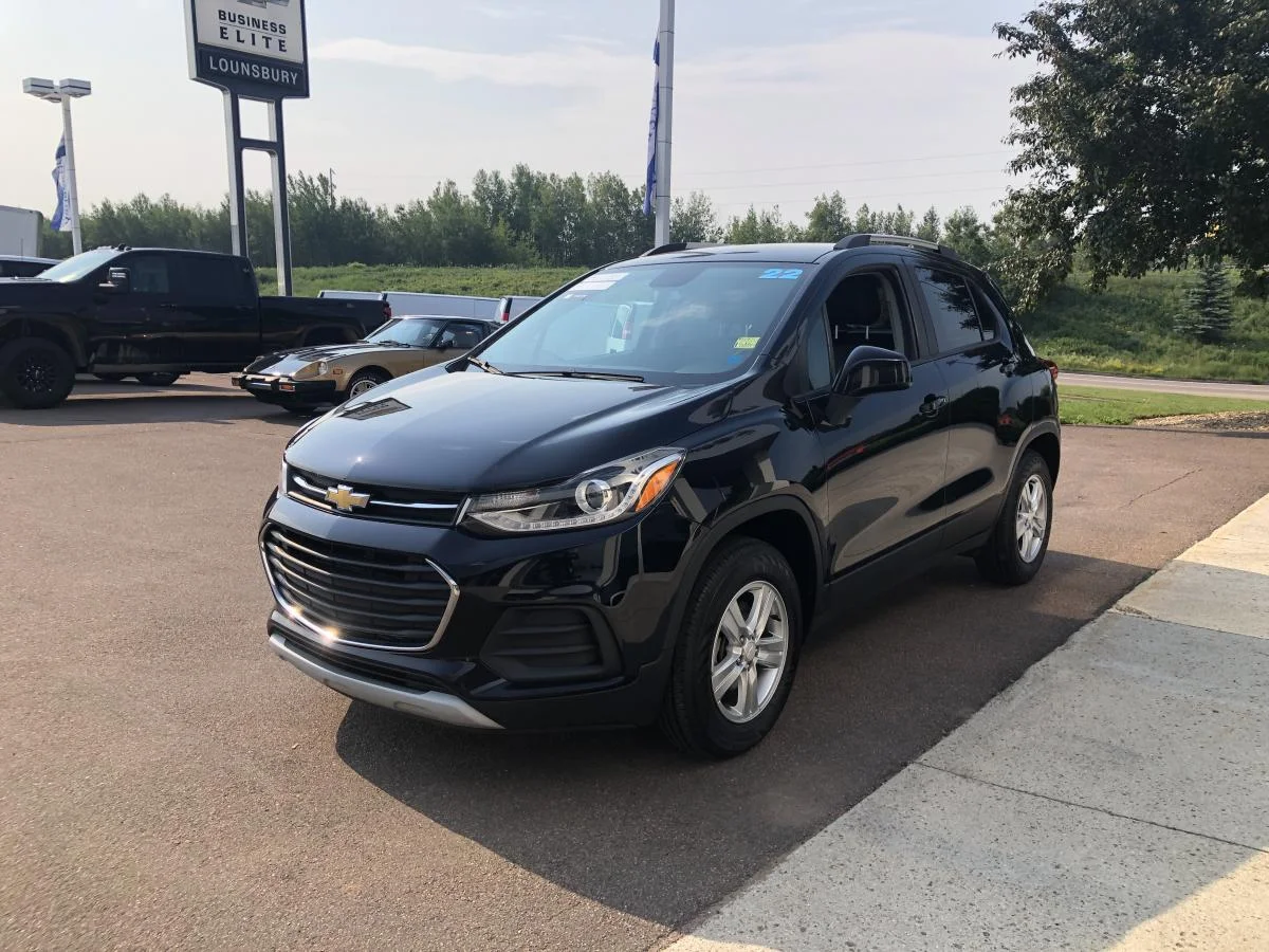 Used 2022 Blue Chevrolet Awd 4dr Lt image 4