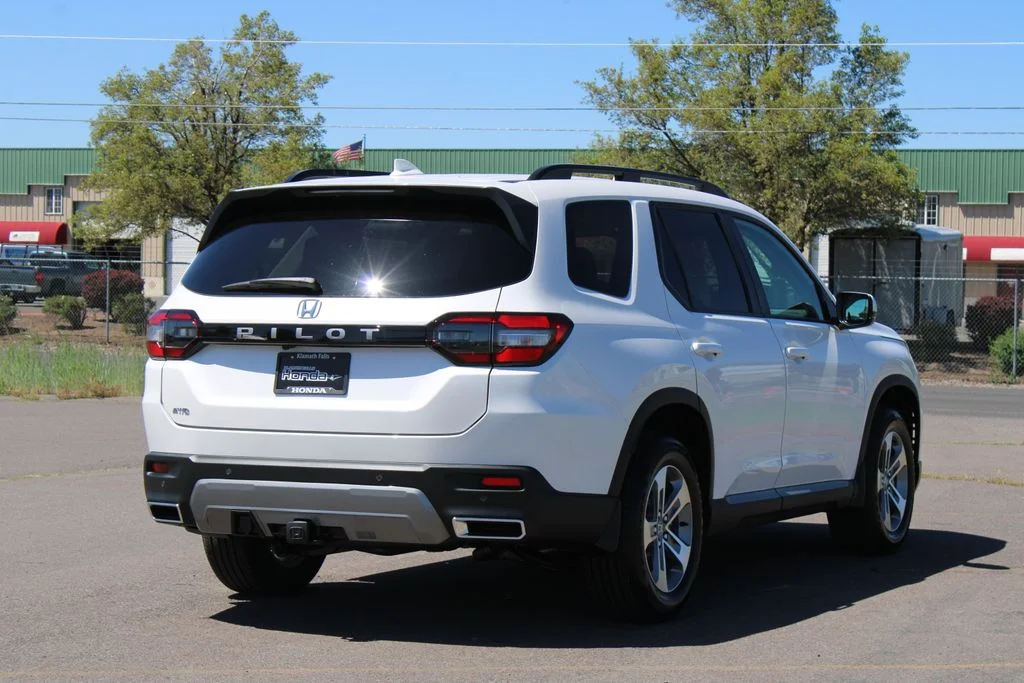 New 2026 Platinum White Pearl Honda AWD EX-L image 6