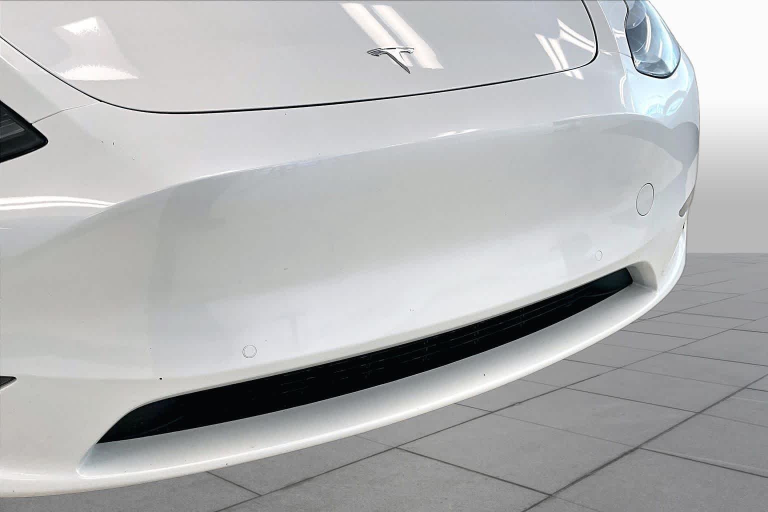 Used 2022 Pearl White Multi-Coat Tesla Performance image 26
