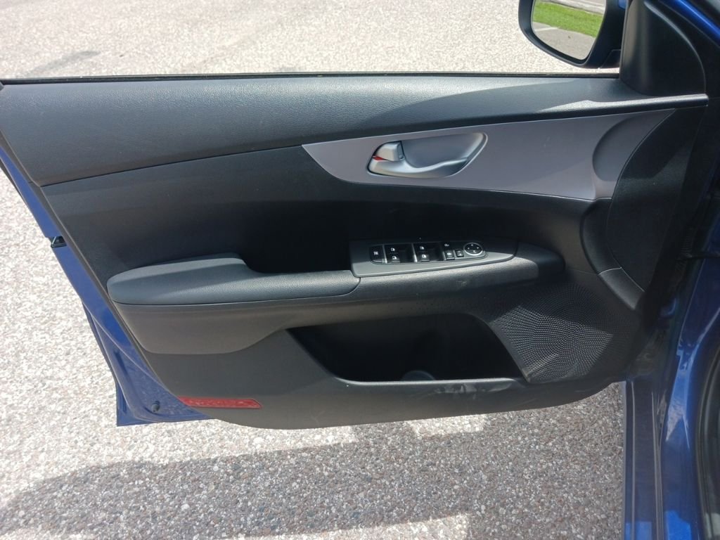 2024 Kia Forte LXS - Photo 11