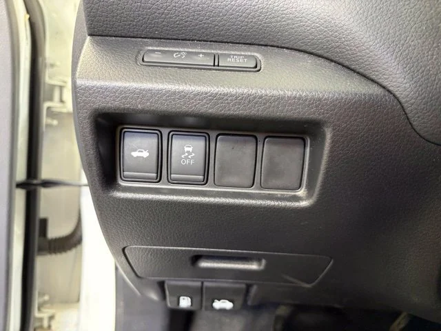 Used 2018 White Nissan 2.5 S image 15