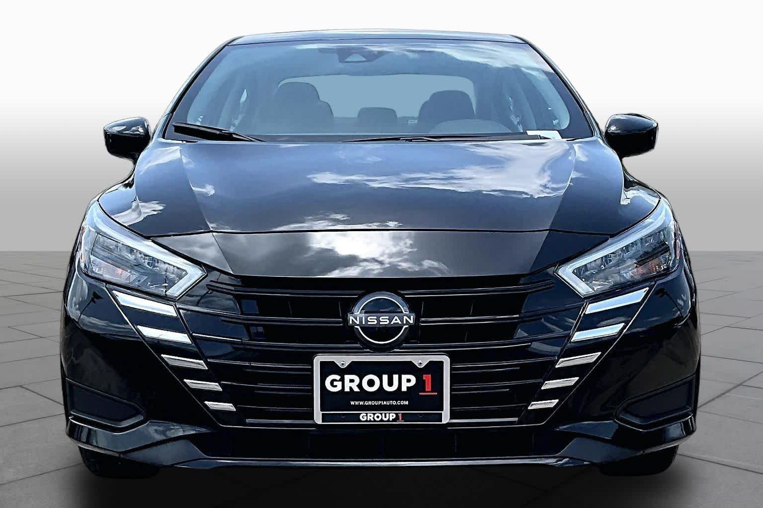 Used 2025 Super Black Nissan SV image 4