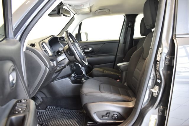 Used 2022 Gray Jeep Latitude image 18