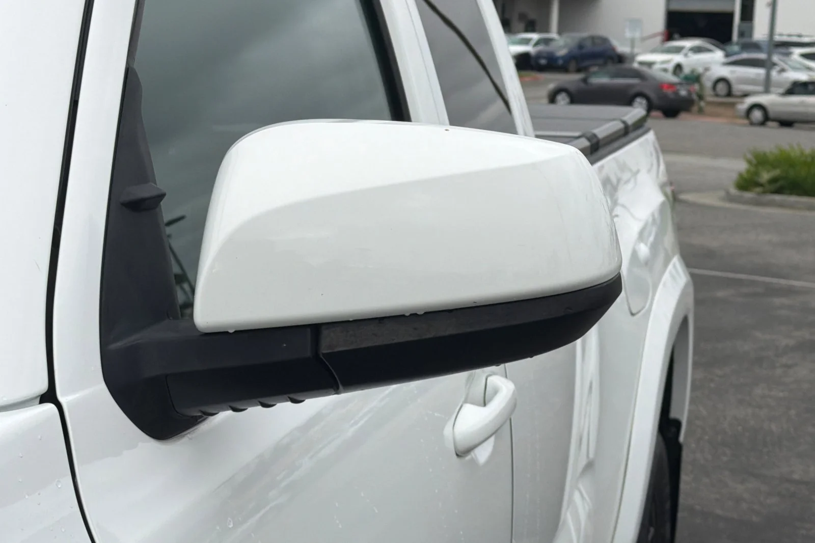 Used 2018 White Toyota SR5 image 40