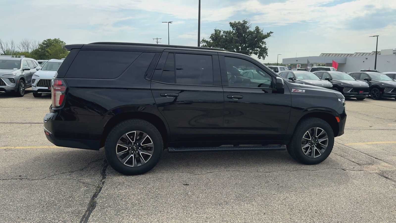 2021 Chevrolet Tahoe Z71 - Photo 9