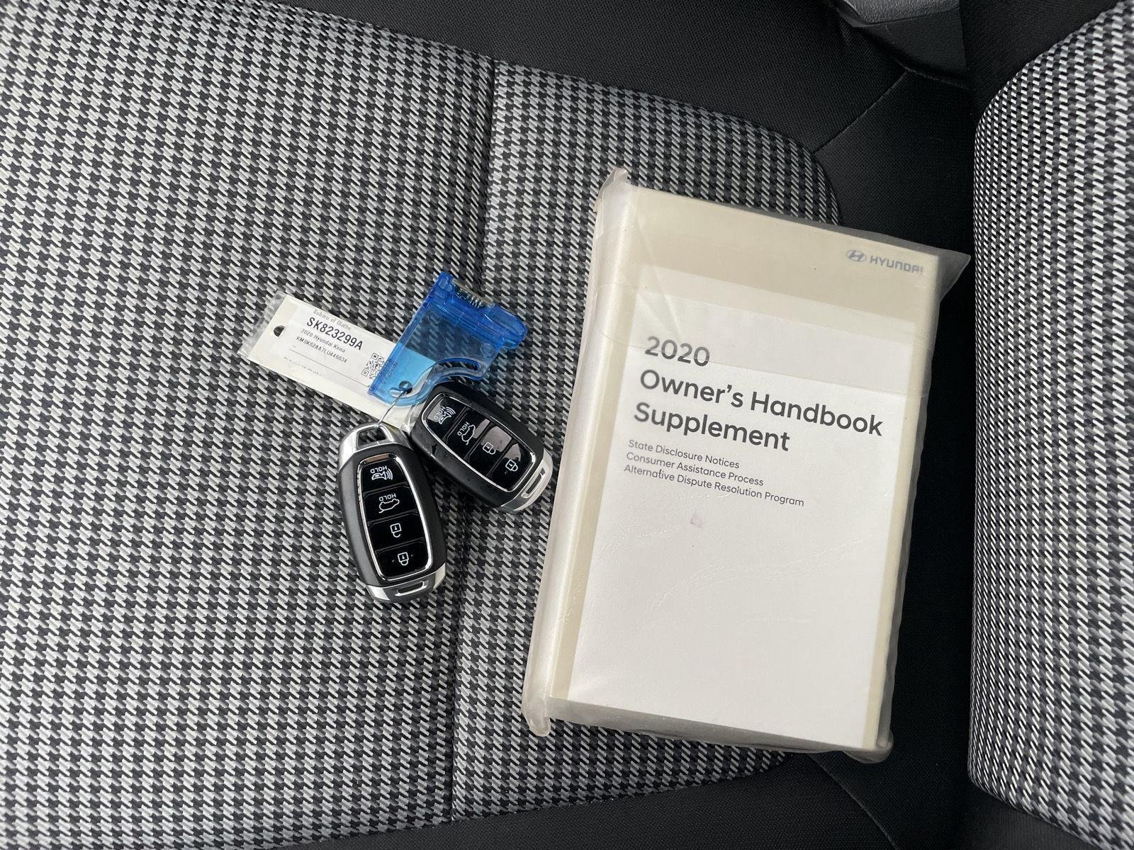 Used 2020 Sonic Silver Hyundai SEL Plus image 32
