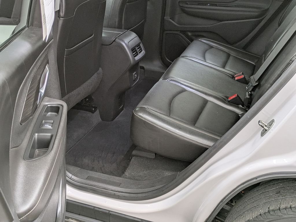 Used 2022 White GMC SLT image 26