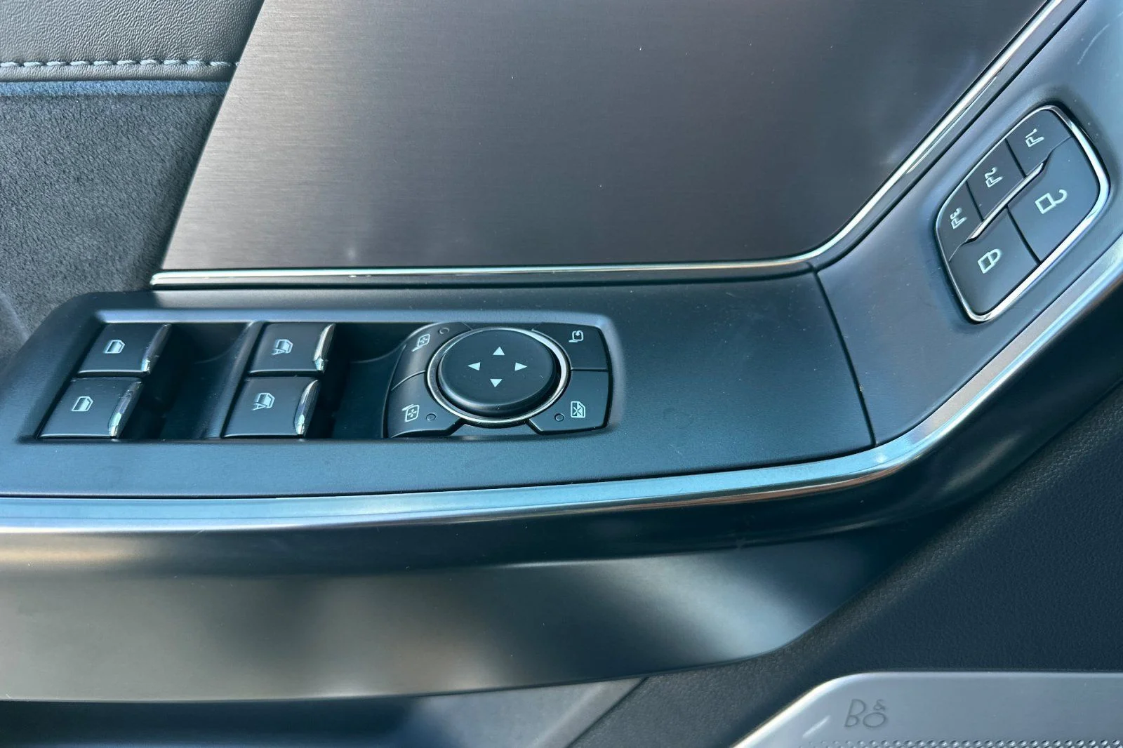 New 2025 Star White Metallic Tri-Coat Ford Platinum® image 7