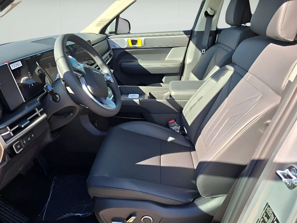 Used 2026 Shimmering Silver Hyundai SEL image 9