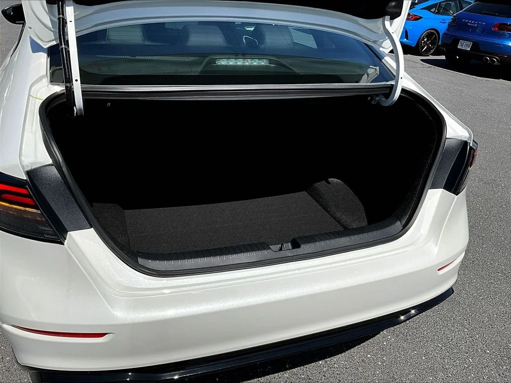 New 2026 Platinum White Pearl Honda Sport-L Hybrid image 7