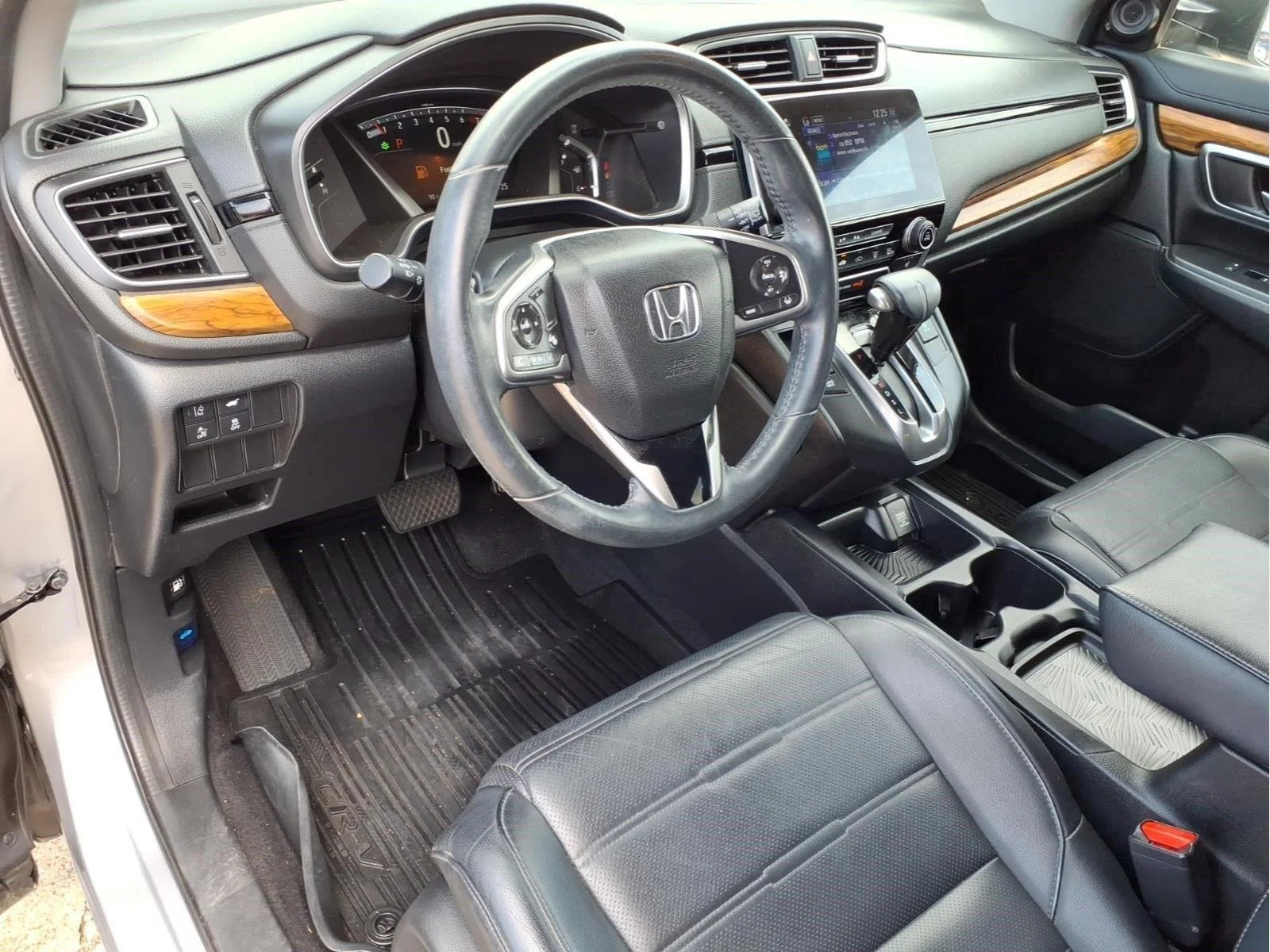 Used 2019 Lunar Silver Metallic Honda SUV image 17