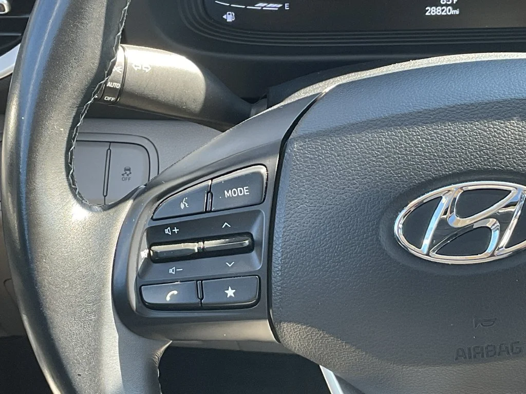 Used 2025 Gray Hyundai SEL image 21