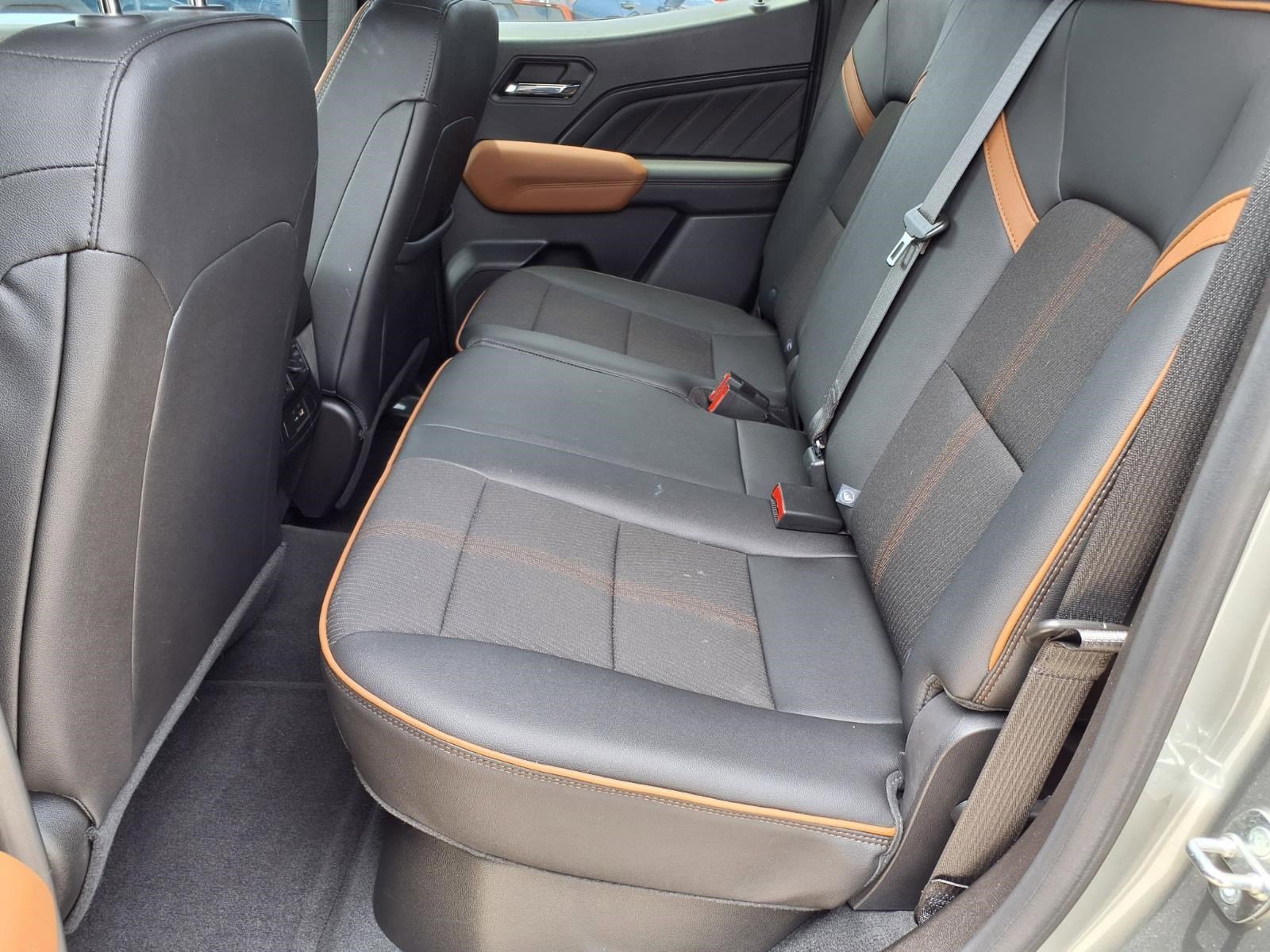 Used 2023 Sterling Metallic GMC 4WD AT4 image 10
