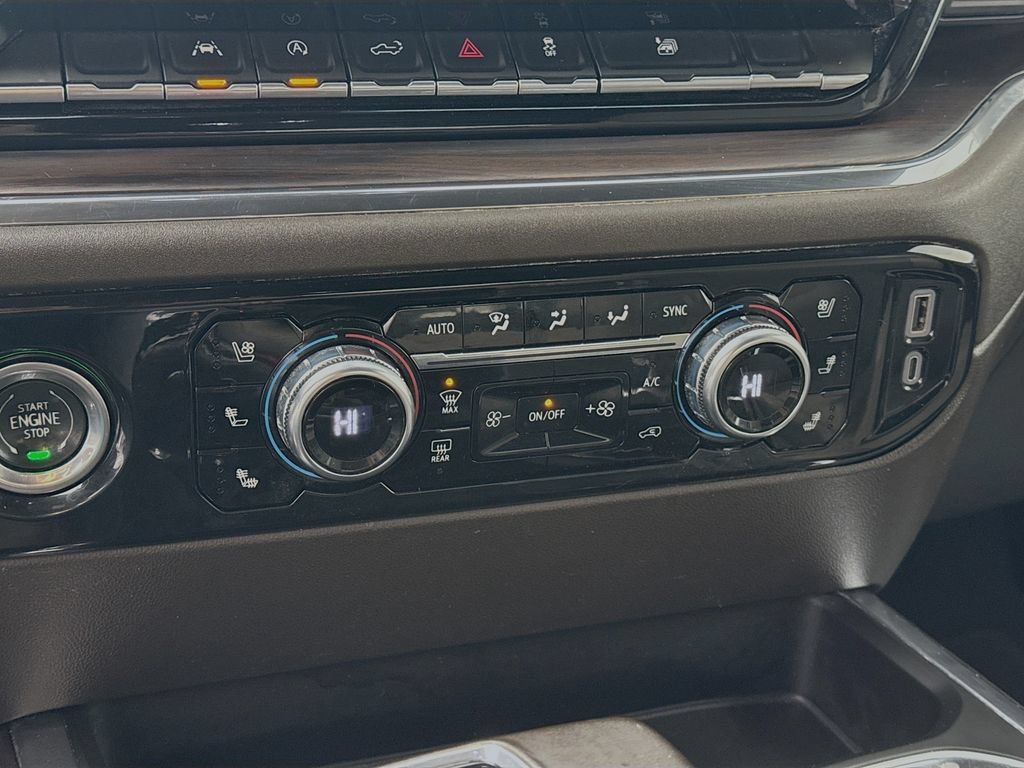 2024 GMC Sierra 1500 SLT - Photo 17
