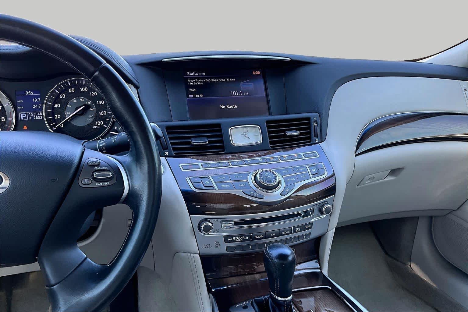 Used 2012 Malbec Black INFINITI  image 6