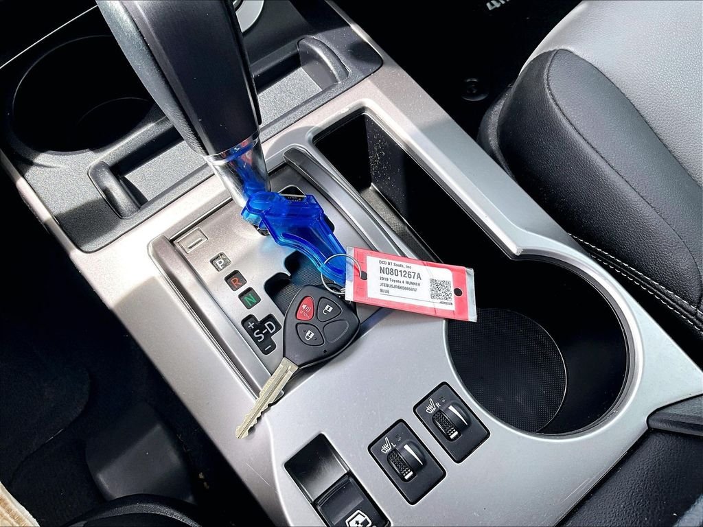 Used 2019 Blue Toyota SR5 Premium image 31