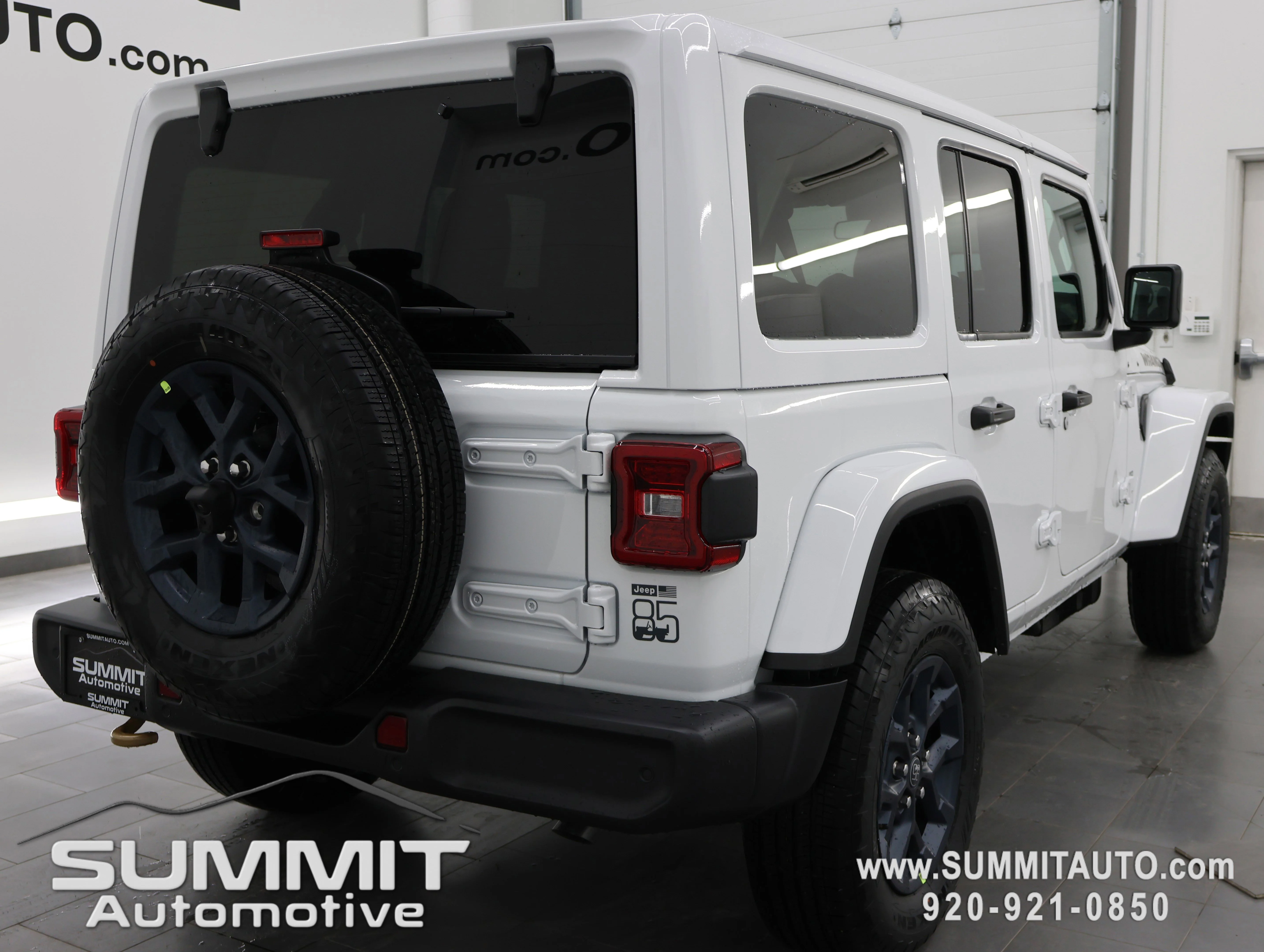 New 2026 Bright White Clear-Coat Exterior Paint Jeep 85th Anniversary Edition image 4