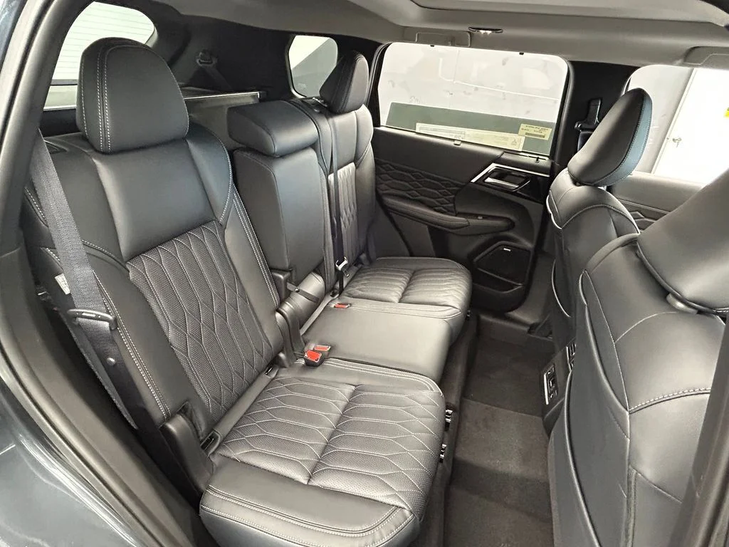 New 2026 Gray Mitsubishi SEL image 51