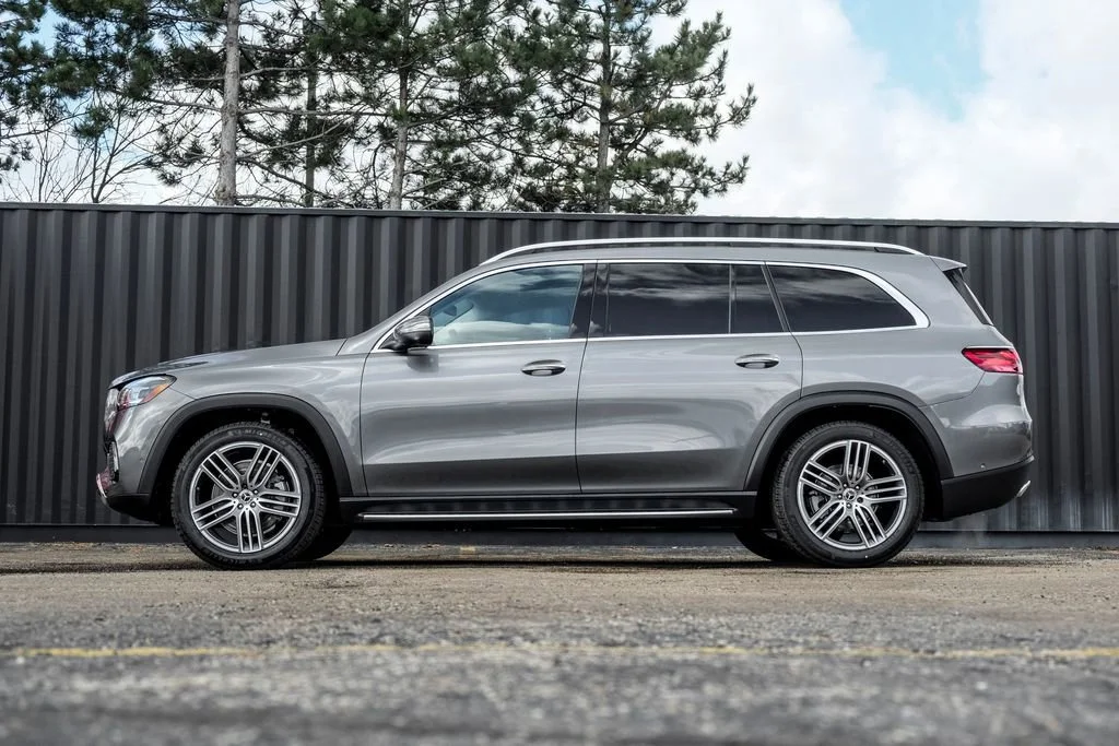 New 2026 Selenite Grey Metallic Mercedes-Benz GLS 450 image 41