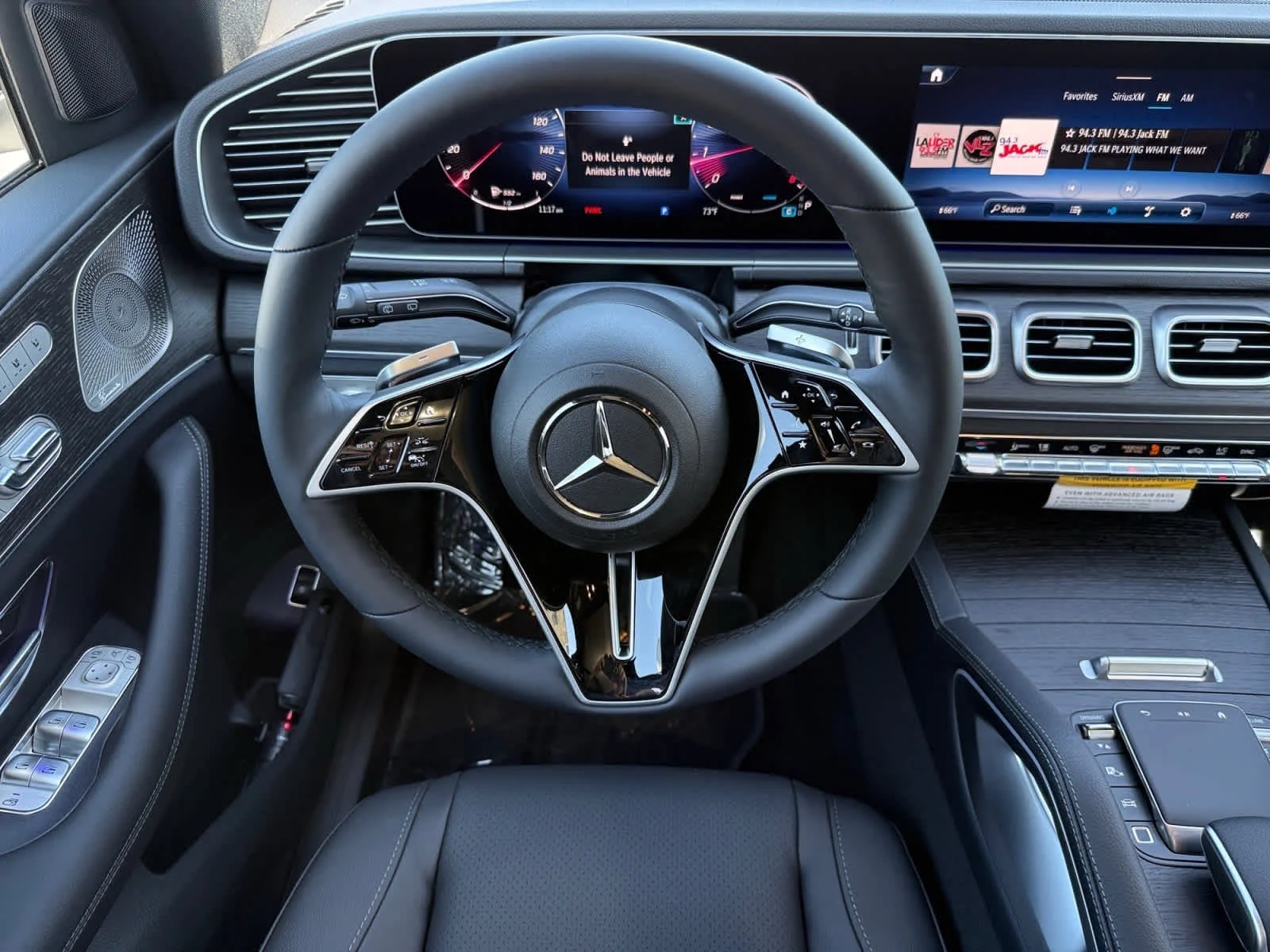 New 2026 MANUFAKTUR Moonlight White Magno Mercedes-Benz GLE 450 image 14