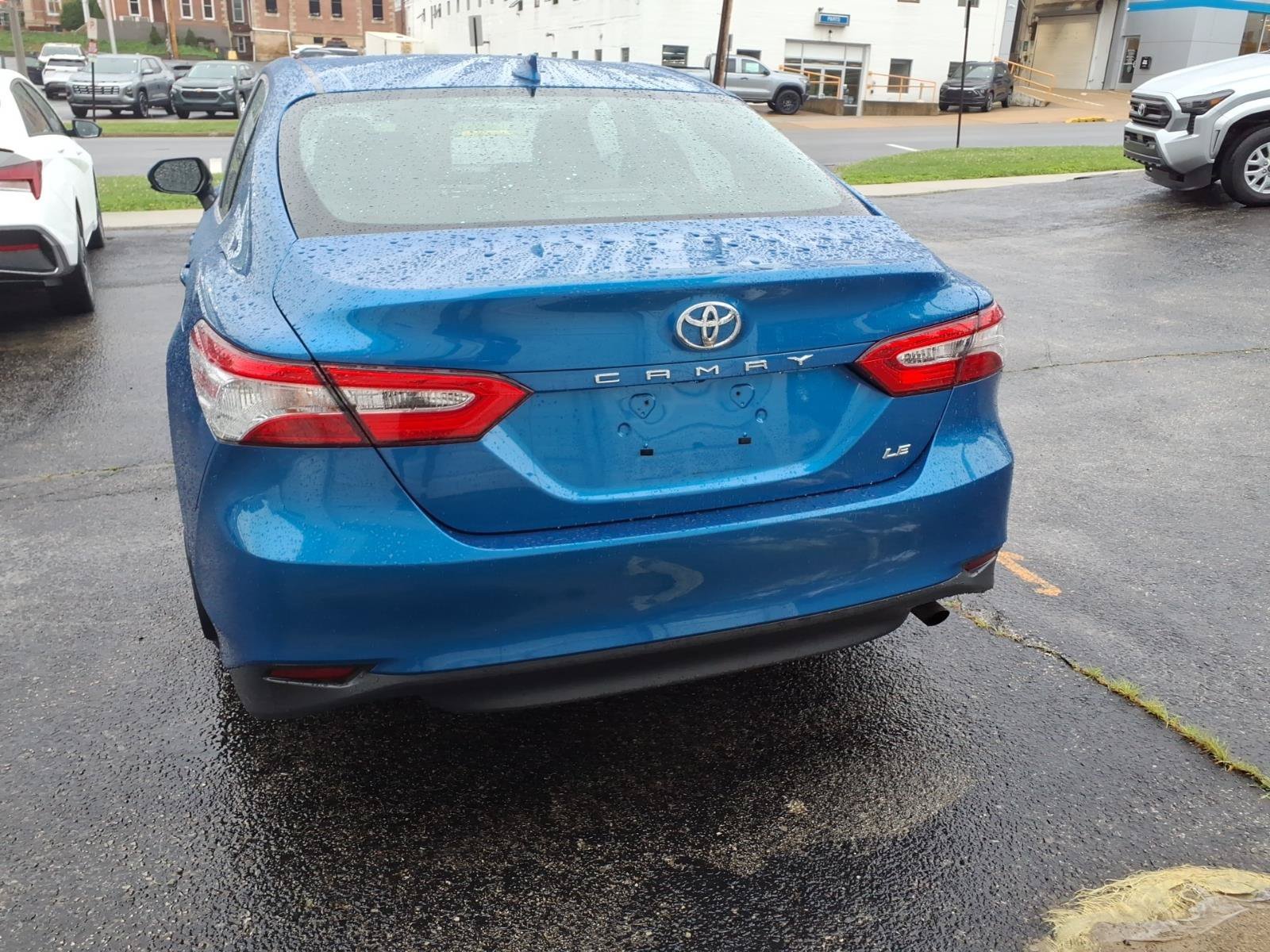 2020 Toyota Camry LE - Photo 6