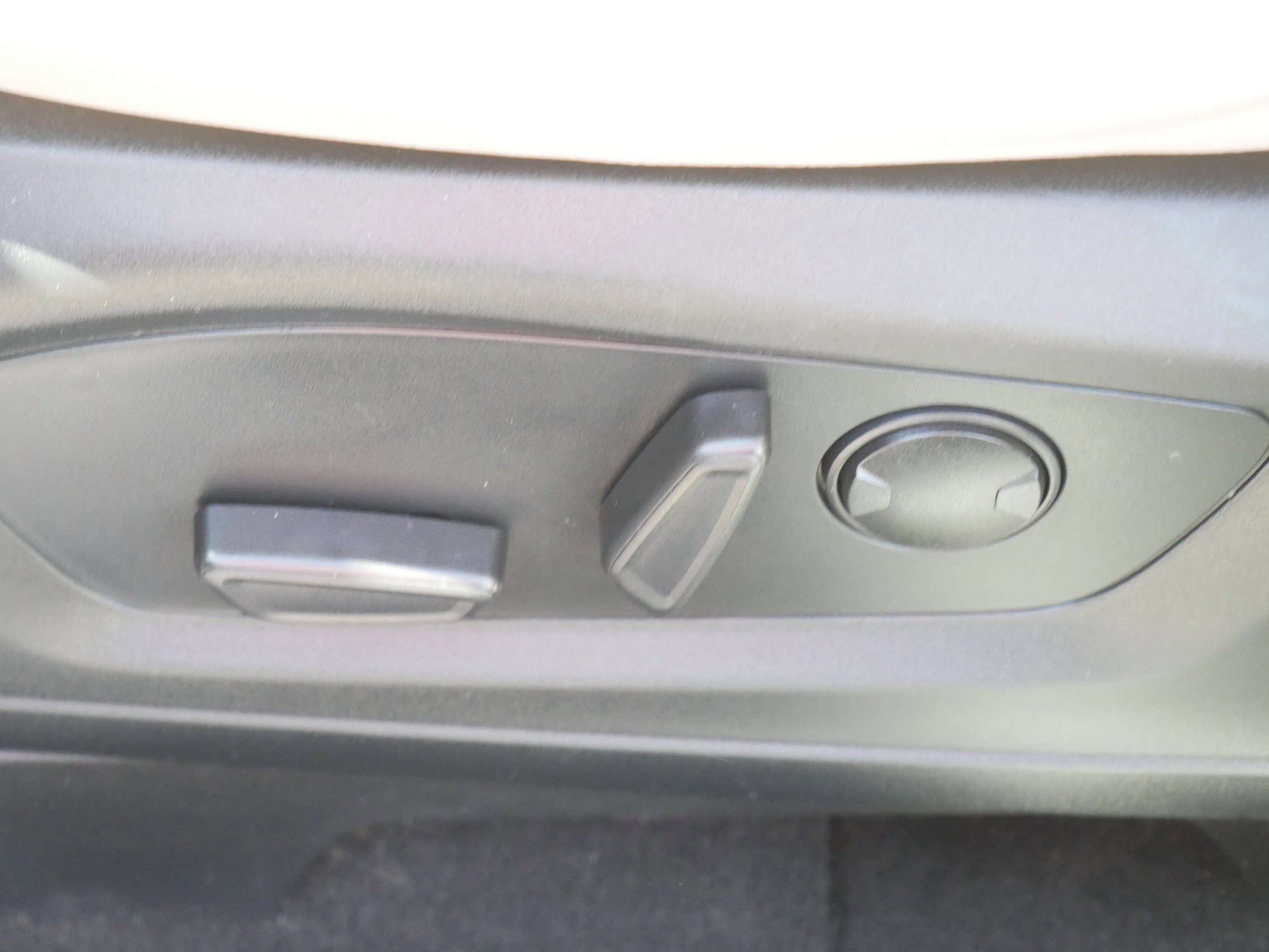 Used 2021 White Ford Limited image 20