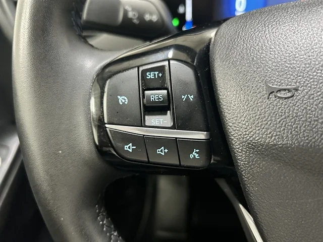 Used 2023 White FORD Active image 23