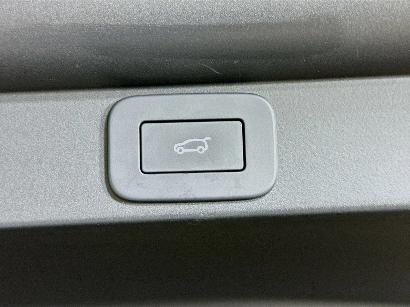 Used 2024  Land Rover  image 39